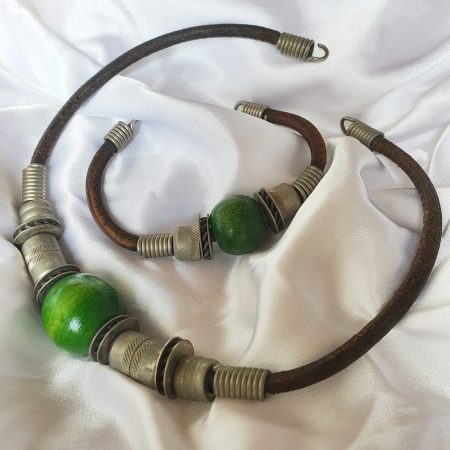 סט שרשרת וצמיד וינטג' אלמנט עור וחרוז עץ ירוק